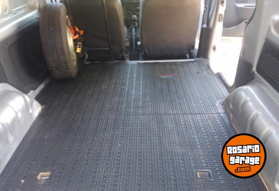 Utilitarios - Renault Kangoo 2014 GNC 160900Km - En Venta