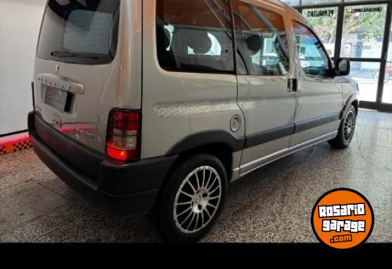 Utilitarios - Peugeot 2010 2010 Diesel 153000Km - En Venta