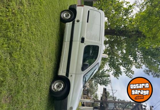 Utilitarios - Peugeot Partner 2007 Diesel 8000Km - En Venta