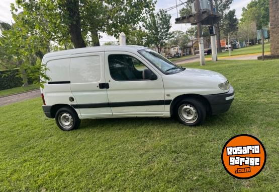 Utilitarios - Peugeot Partner 2007 Diesel 8000Km - En Venta