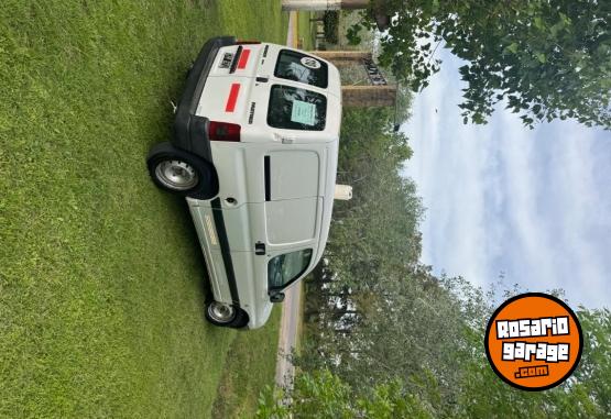 Utilitarios - Peugeot Partner 2007 Diesel 8000Km - En Venta