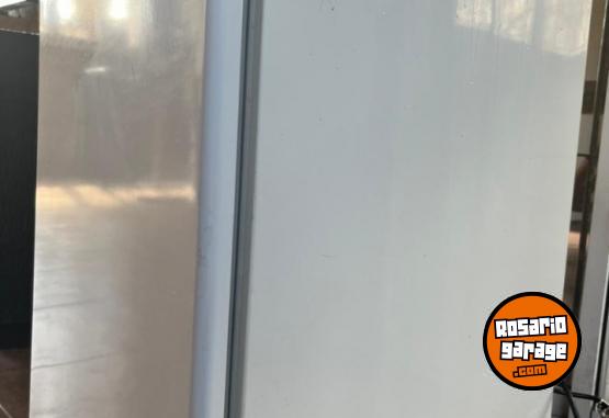 Hogar - HELADERA BAJO MESADA  WHIRLPOOL - En Venta