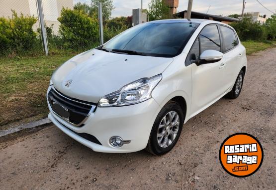 Autos - Peugeot 208 Allure Touchscreen 2015 Nafta 94000Km - En Venta