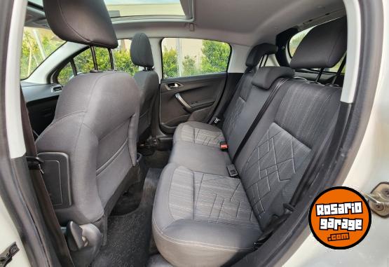 Autos - Peugeot 208 Allure Touchscreen 2015 Nafta 94000Km - En Venta