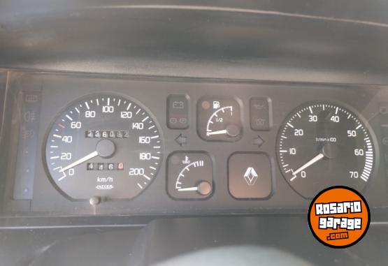 Autos - Renault 19 1996 GNC 236000Km - En Venta