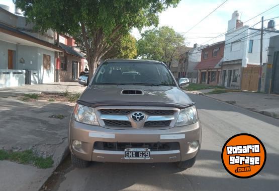 Camionetas - Toyota Hilux SRV 2007 Diesel 128000Km - En Venta