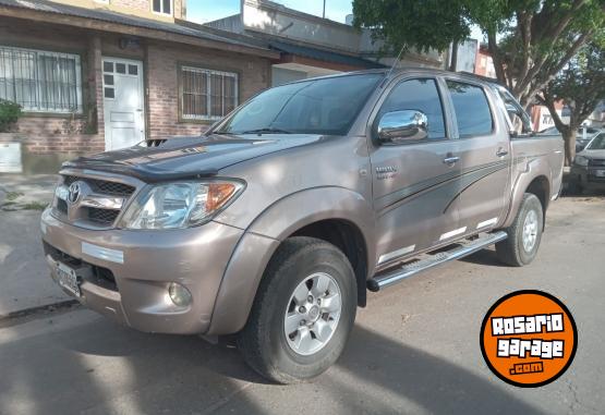 Camionetas - Toyota Hilux SRV 2007 Diesel 128000Km - En Venta