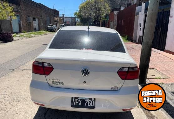 Autos - Volkswagen Voyage 2014 Nafta 122Km - En Venta