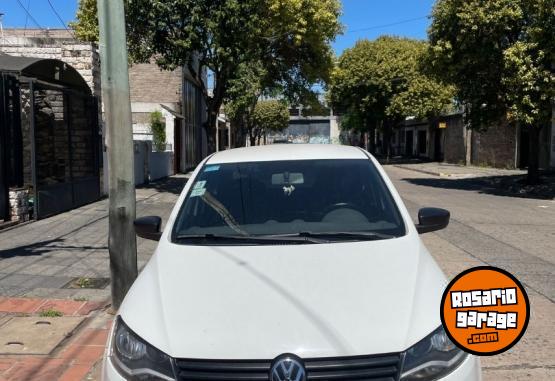 Autos - Volkswagen Voyage 2014 Nafta 122Km - En Venta