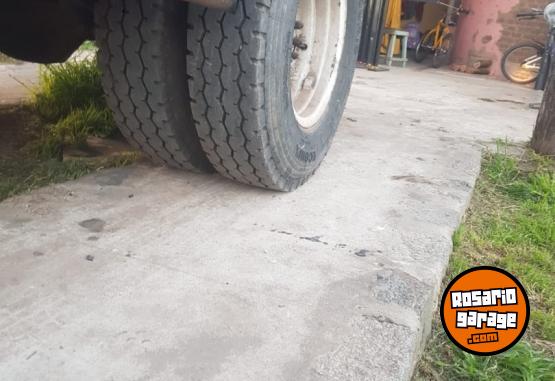 Camiones y Grúas - Mercedes benz 608 - En Venta