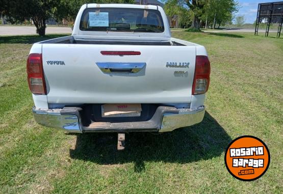 Camionetas - Toyota HILUX SRV DC 4X4 MT 2016 Diesel 240000Km - En Venta