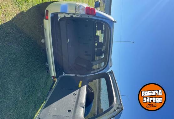 Camionetas - Toyota Prado Land Cruiser 2013 Nafta 195000Km - En Venta