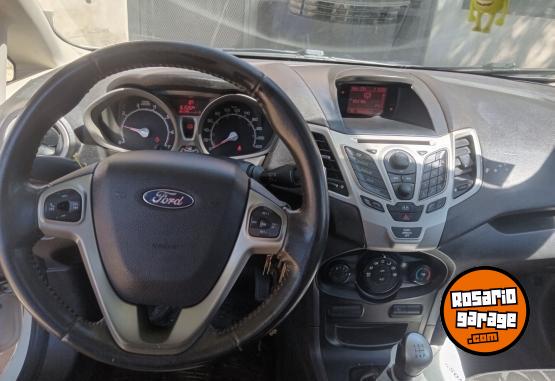 Autos - Ford Fiesta Kinetic Titanium 2013 Nafta 161500Km - En Venta