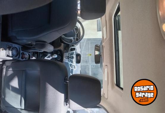 Autos - Ford Fiesta Kinetic Titanium 2013 Nafta 161500Km - En Venta