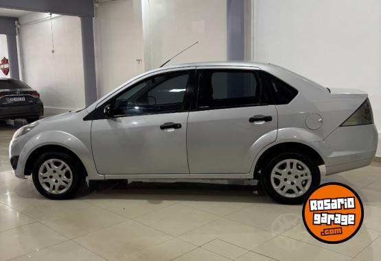 Autos - Ford FIESTA MAX 2010 Nafta 200000Km - En Venta