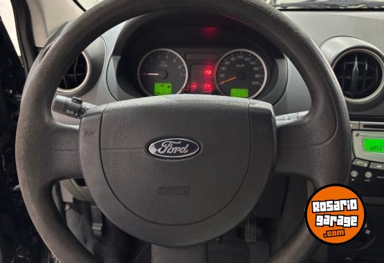 Autos - Ford FIESTA MAX 2010 Nafta 200000Km - En Venta