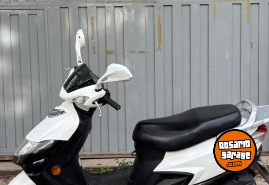 Motos - Suzuki An125 2013 Nafta 32000Km - En Venta