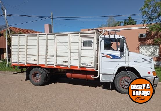 Camiones y Grúas - Mercedes Benz 1215 400.000 km REALES - En Venta