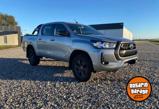 Camionetas - Toyota Hilux 2024 Diesel 50000Km - En Venta
