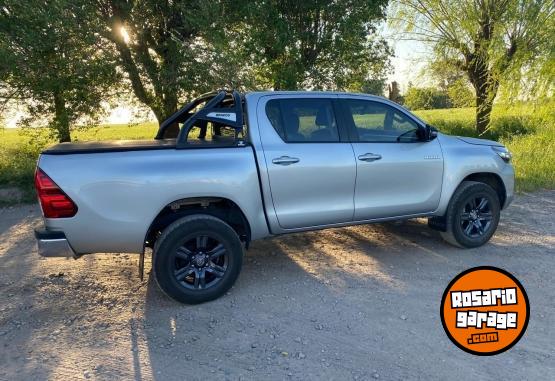 Camionetas - Toyota Hilux 2024 Diesel 50000Km - En Venta