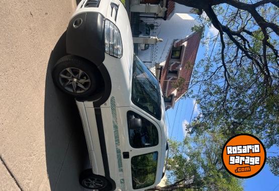 Utilitarios - Peugeot Partner 2021 Diesel 77000Km - En Venta