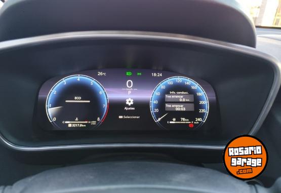 Autos - Toyota Corolla Cross SEG Safety 2025 Nafta 3200Km - En Venta
