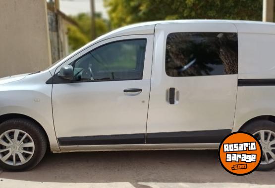 Utilitarios - Renault Kangoo 2019 Diesel 120008Km - En Venta