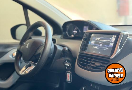 Autos - Peugeot 208 Allure 2015 Nafta 123000Km - En Venta