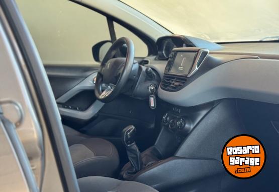 Autos - Peugeot 208 Allure 2015 Nafta 123000Km - En Venta