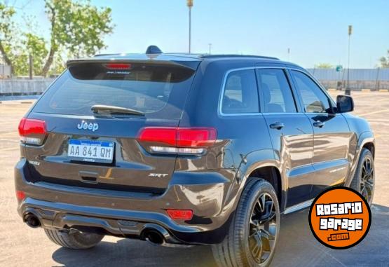 Camionetas - Jeep GRAND CHEROKEE SRT8 6.4 2015 Nafta 61000Km - En Venta