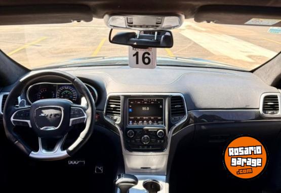 Camionetas - Jeep GRAND CHEROKEE SRT8 6.4 2015 Nafta 61000Km - En Venta