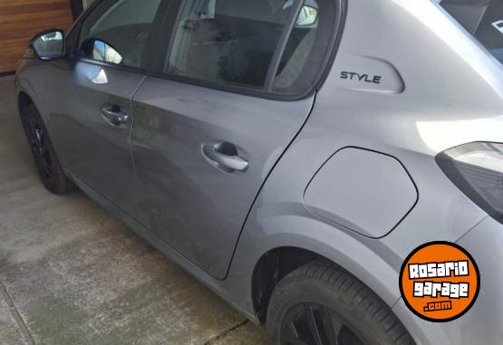 Autos - Peugeot 208 2023 Nafta 22000Km - En Venta