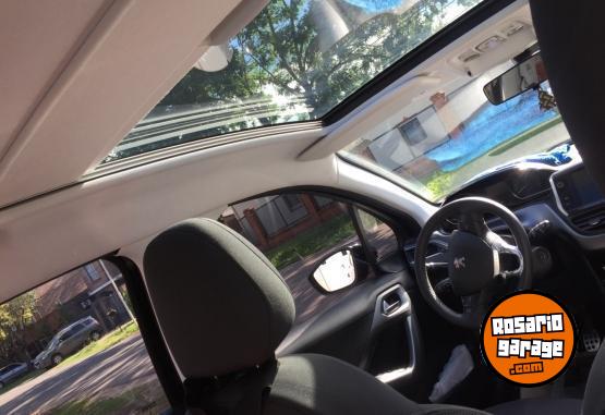 Autos - Peugeot 208 feline 2014 Nafta 185000Km - En Venta