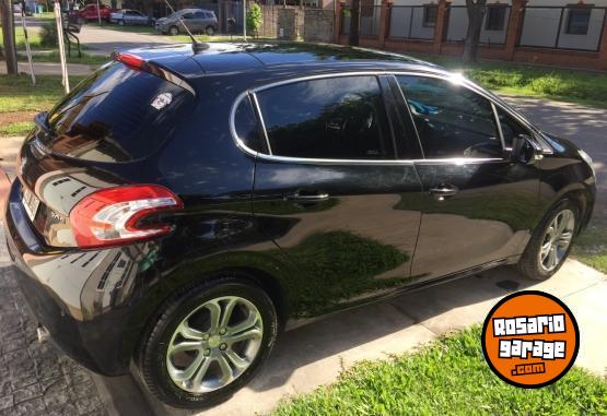 Autos - Peugeot 208 feline 2014 Nafta 185000Km - En Venta