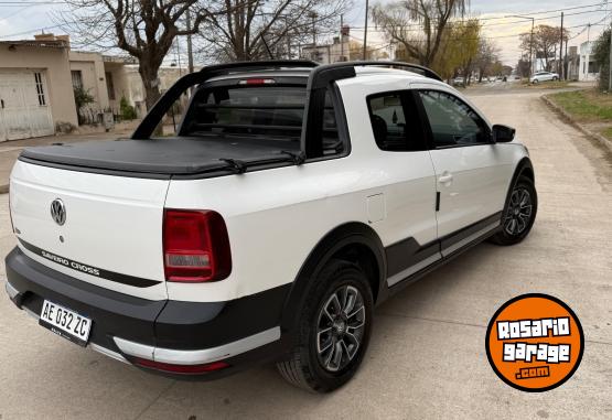 Utilitarios - Volkswagen Saveiro Cross 2019 Nafta 107000Km - En Venta