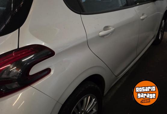 Autos - Peugeot 208 2017 Nafta 50500Km - En Venta