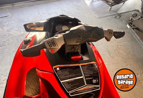 Embarcaciones - Moto de agua sea doo 300 rs 2017 con trailer 109 hs $25.000 - En Venta