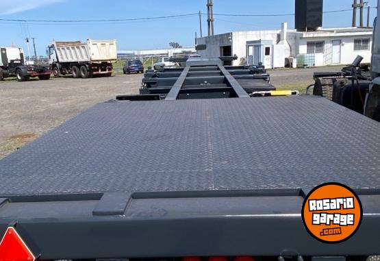 Camiones y Gras - ARAA PORTACONTENEDOR MARCA OMBU 0KM 2+1 - En Venta