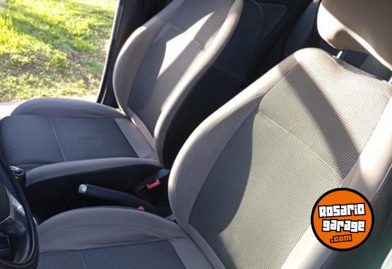 Autos - Volkswagen Surán 2012 GNC 180000Km - En Venta