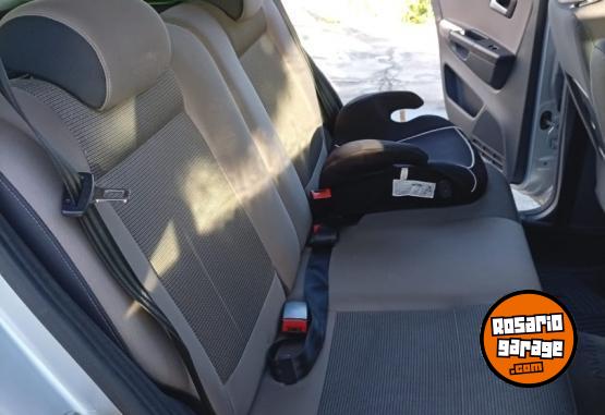 Autos - Volkswagen Surán 2012 GNC 180000Km - En Venta