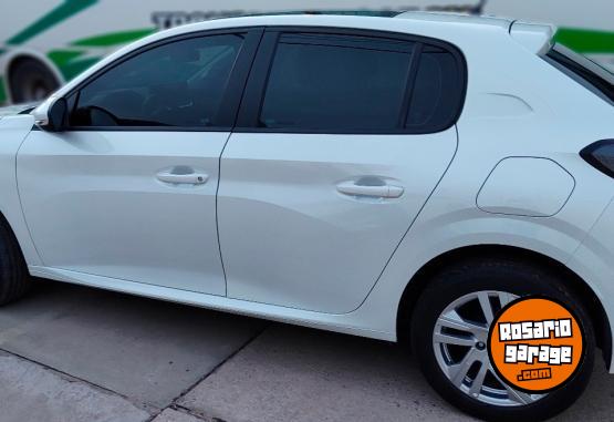 Autos - Peugeot 208 2023 Nafta 34000Km - En Venta