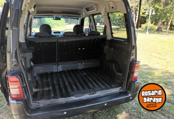 Utilitarios - Peugeot Parnet hdi patagonica 2012 Diesel 170000Km - En Venta