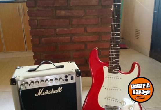 Instrumentos Musicales - Guitarra eléctrica Fender Squire y amplificador Marshall 15 w - En Venta