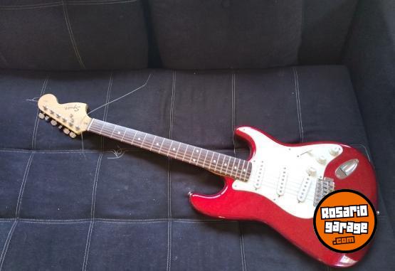 Instrumentos Musicales - Guitarra eléctrica Fender Squire y amplificador Marshall 15 w - En Venta