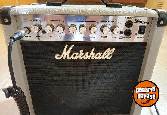 Instrumentos Musicales - Guitarra eléctrica Fender Squire y amplificador Marshall 15 w - En Venta