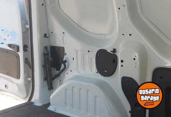 Utilitarios - Renault KANGOO EXPRESS 2021 GNC 105000Km - En Venta