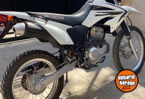 Motos - Honda TORNADO 250 2014 Nafta 5000Km - En Venta