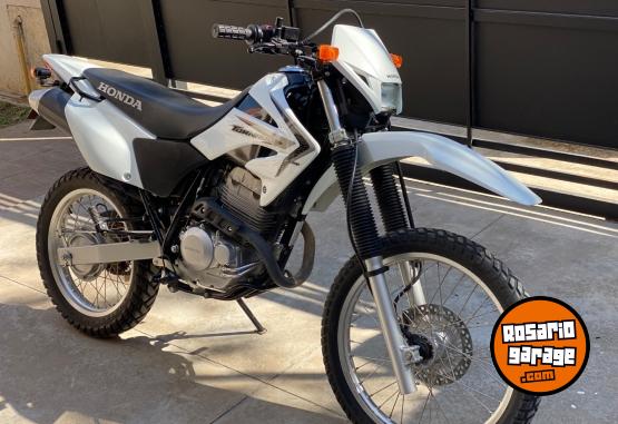 Motos - Honda TORNADO 250 2014 Nafta 5000Km - En Venta