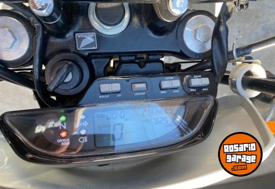 Motos - Honda TORNADO 250 2014 Nafta 5000Km - En Venta