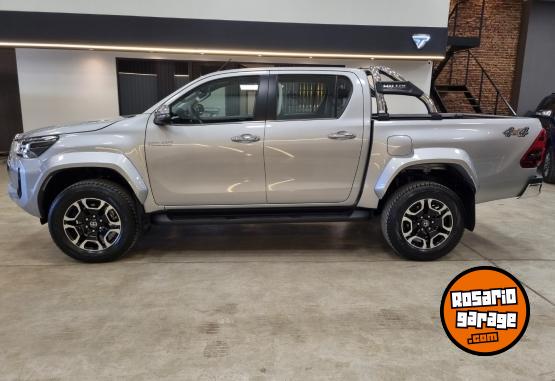 Camionetas - Toyota HILUX SRX 2.8L 4X4 AT 2025 Diesel 0Km - En Venta